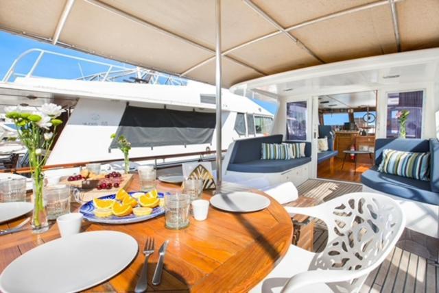 Charming Boat In Barcelona - Perfect Getaway Hotel Сант Адриа де Бесос Екстериор снимка